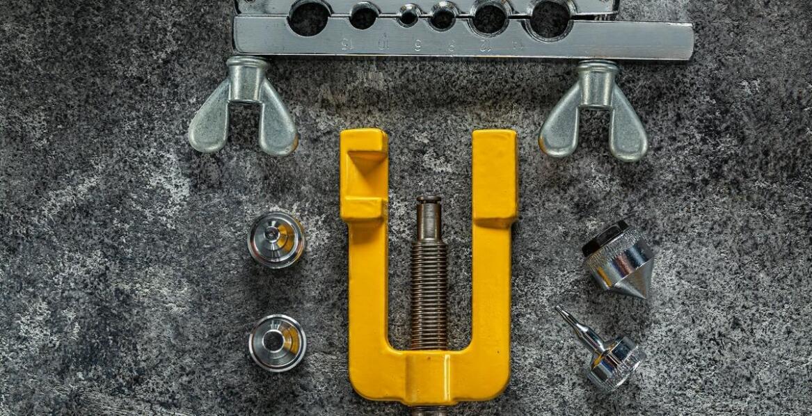 Wpływ schematu instalacji haka z modułem na żywotność haków holowniczych