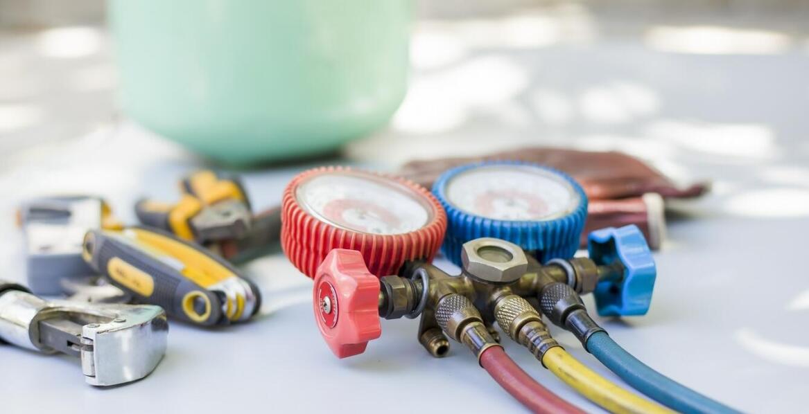 Znaczenie dostosowania temperatury ciepłej wody przez serwis pomp ciepła