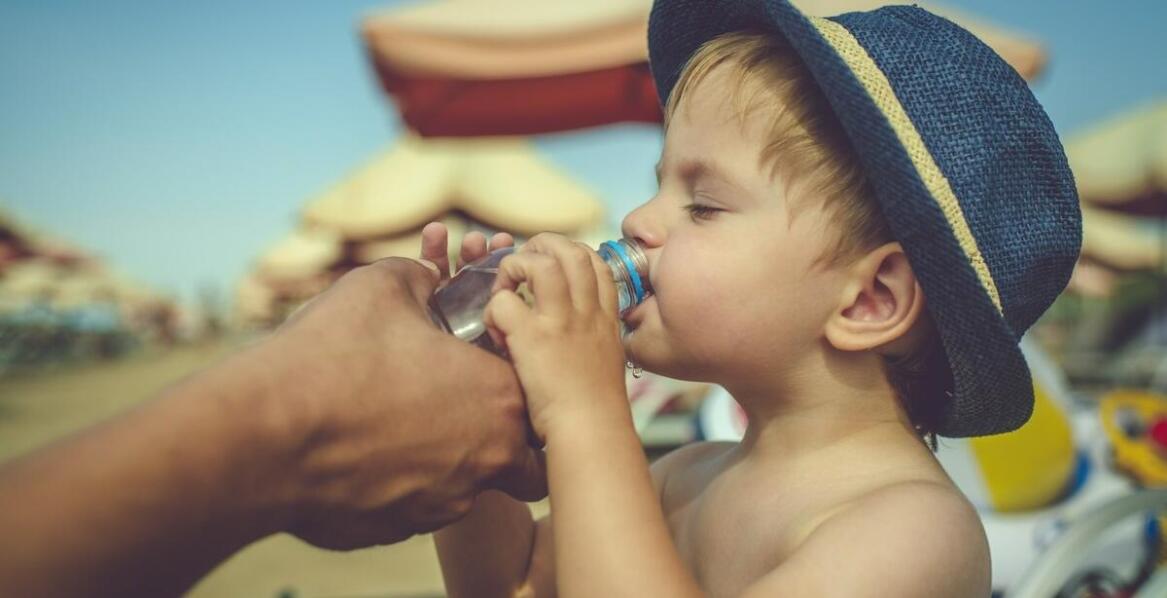 Jakie są korzyści z wyboru kąpielówek chłopięcych 140 z elastycznym pasem?