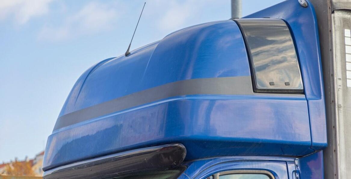 Bagażniki na reling: jak wybrać model dostosowany do Twojego auta?