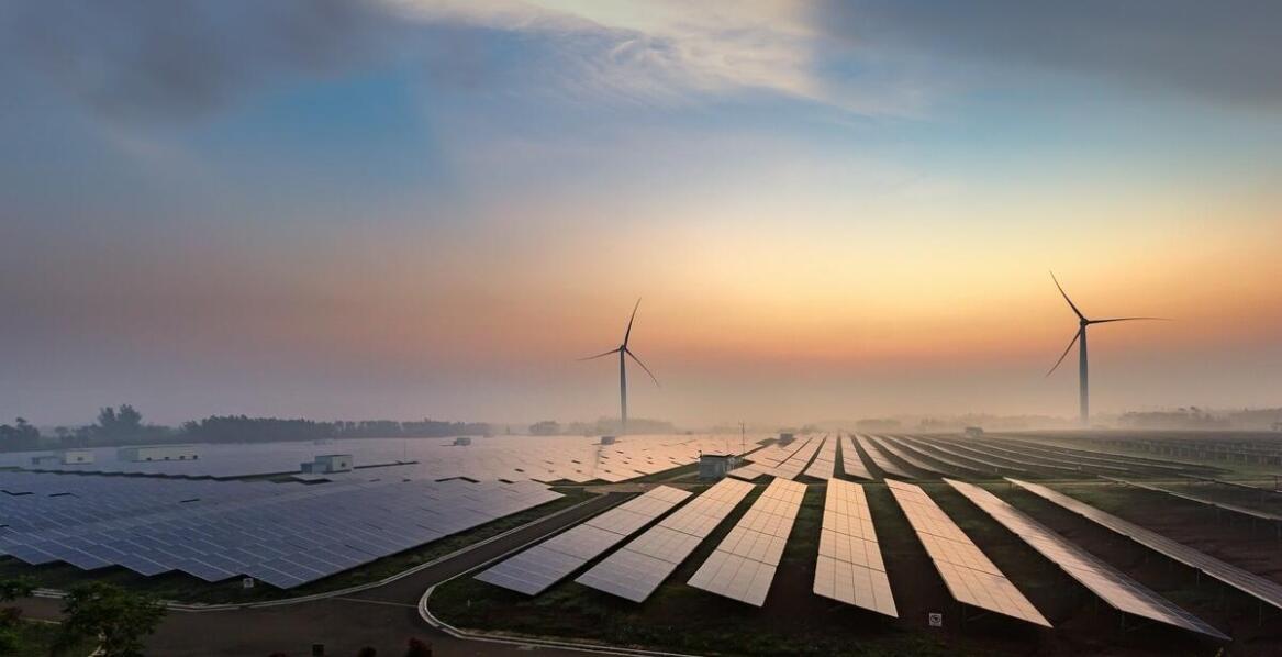 Jakie funkcje pełni kompensator mocy biernej?