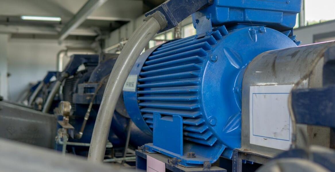 Jakie korzyści niesie ze sobą posiadanie agregatu z opcją podłączenia równoległego?