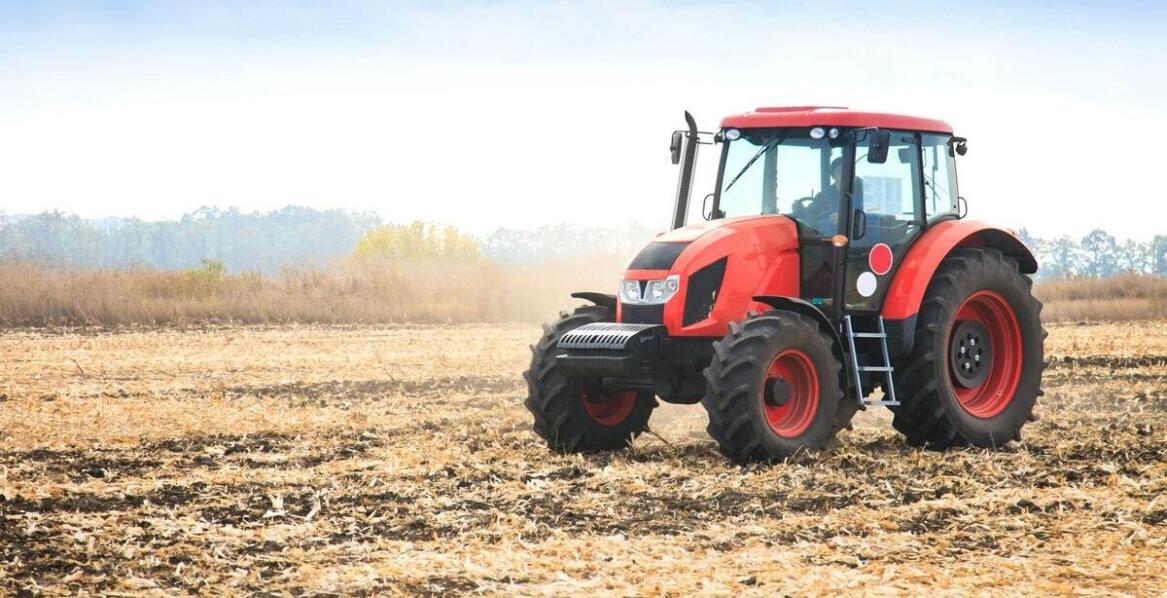 Jak specyfikacja techniczna Farmtrac 6050 przekłada się na wydajność pracy?