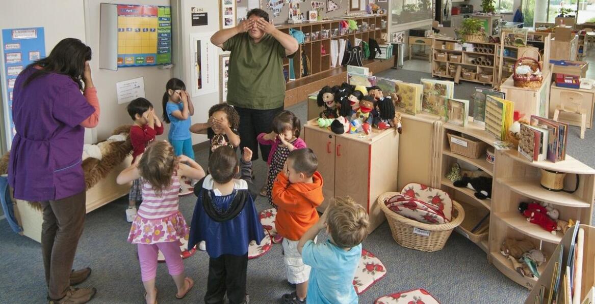 Jak nowoczesne meble do przedszkola wpływają na komfort nauki?