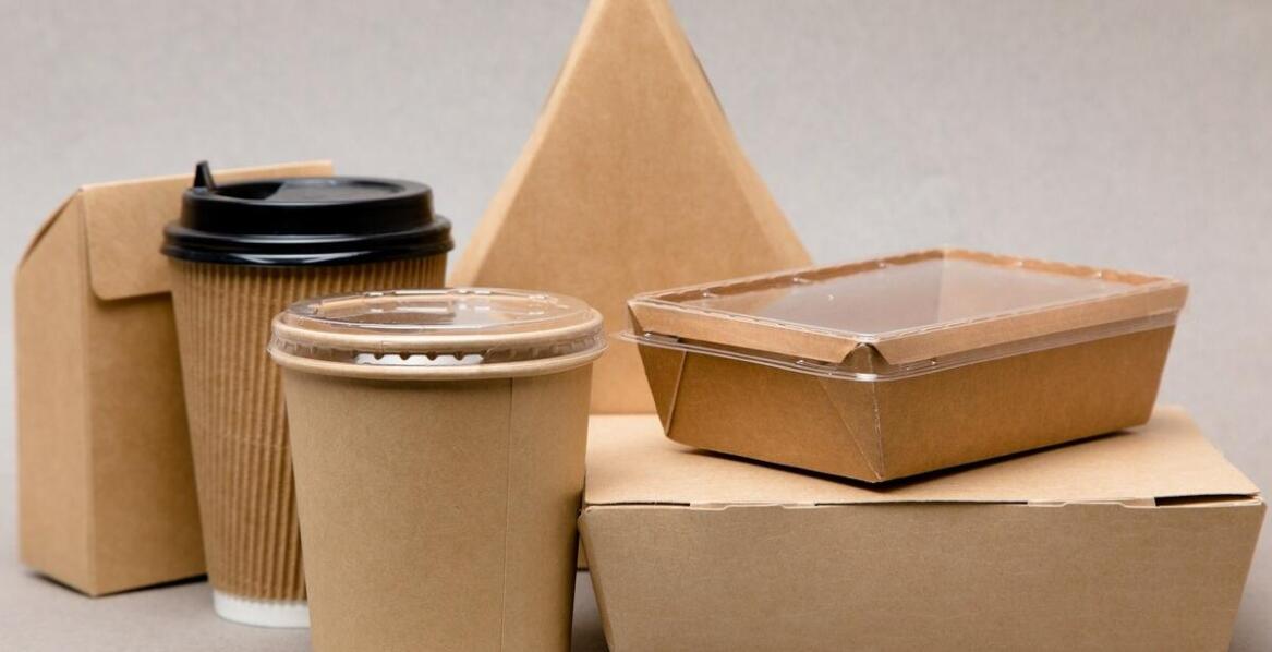 Ekologiczne zalety stosowania pojemników sałatkowych z papieru w restauracjach
