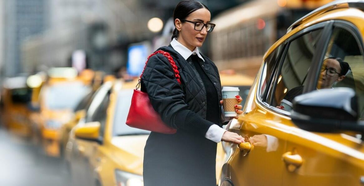 Jak dopasować słupki parkingowe betonowe do wymagań przestrzeni miejskiej?