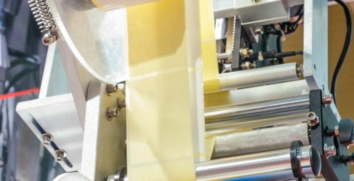 Jak producent etykiet termicznych optymalizuje procesy produkcyjne dla lepszej efektywności?