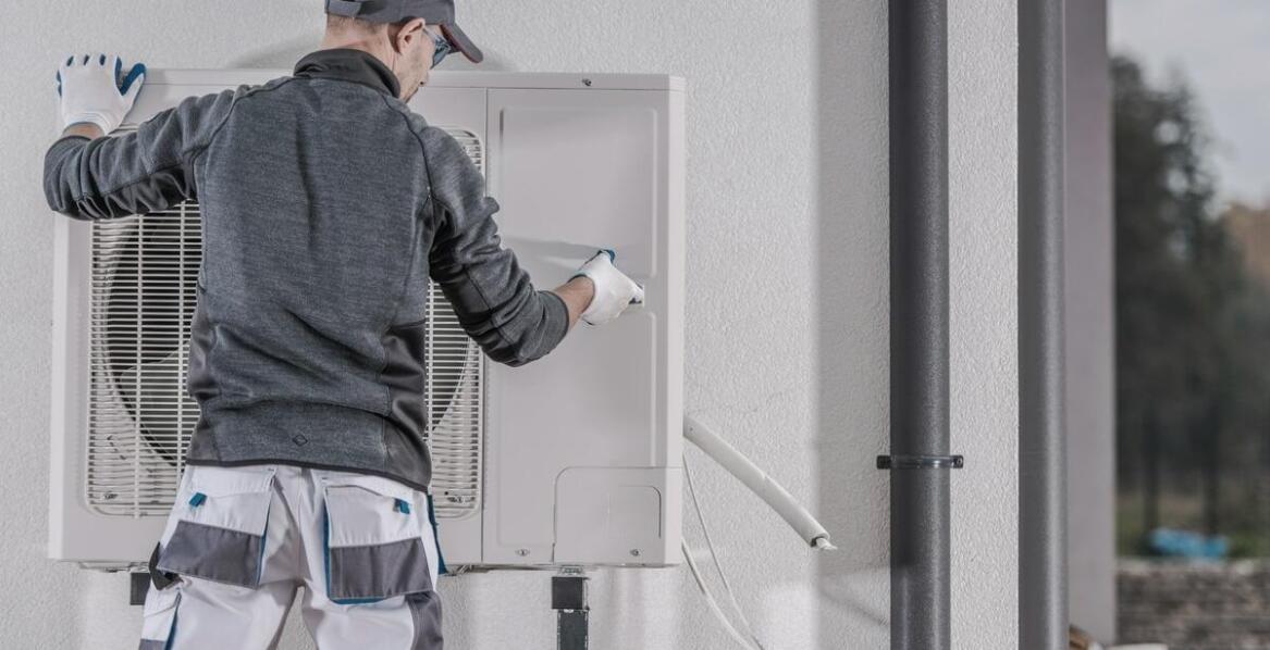Montaż klimatyzacji - jak przygotować się do instalacji systemu w domu?