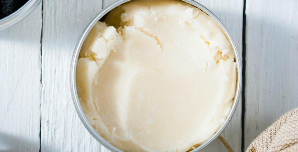 Smalec z gęsi w kuchni tradycyjnej – odkryj jego różnorodne zastosowania