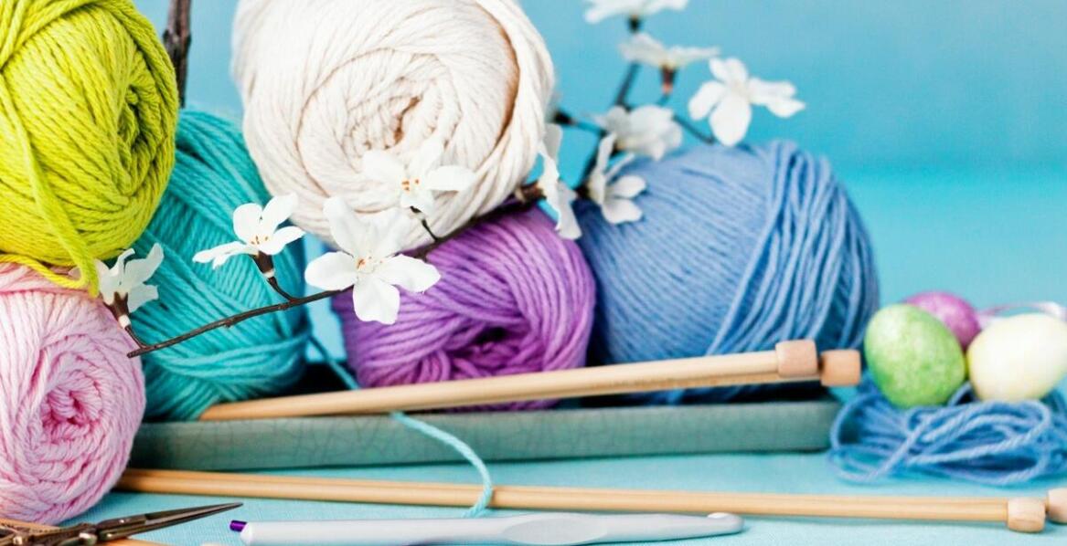 Przewodnik po akcesoriach dziewiarskich: co warto mieć pod ręką?