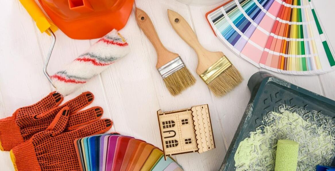 Jakie narzędzia malarskie najlepiej sprawdzą się przy aplikacji farb olejnych?