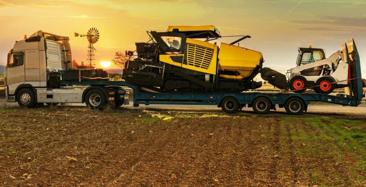 Profesjonalne holowanie maszyn rolniczych – usługi pomocy drogowej