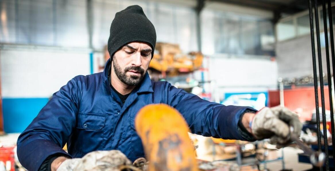 Profesjonalna naprawa naczep w serwisie Ford Trucks – co obejmuje?