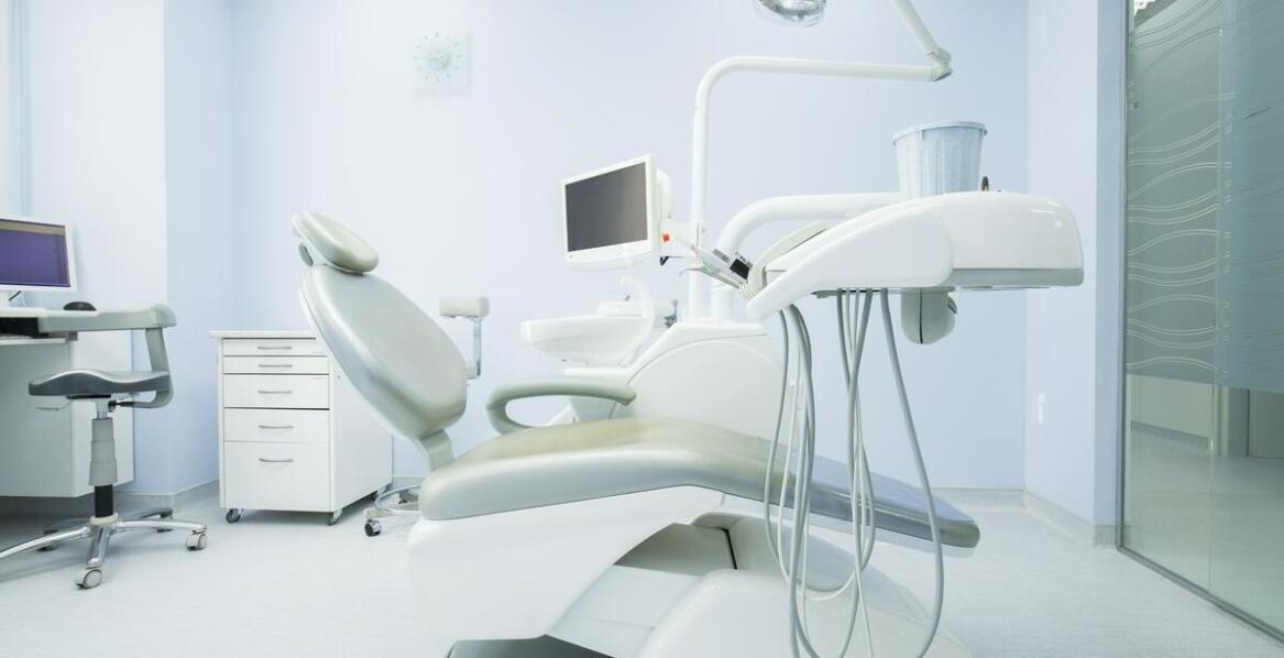 Dlaczego precyzja jest kluczowa w zabiegach resekcji zębów?