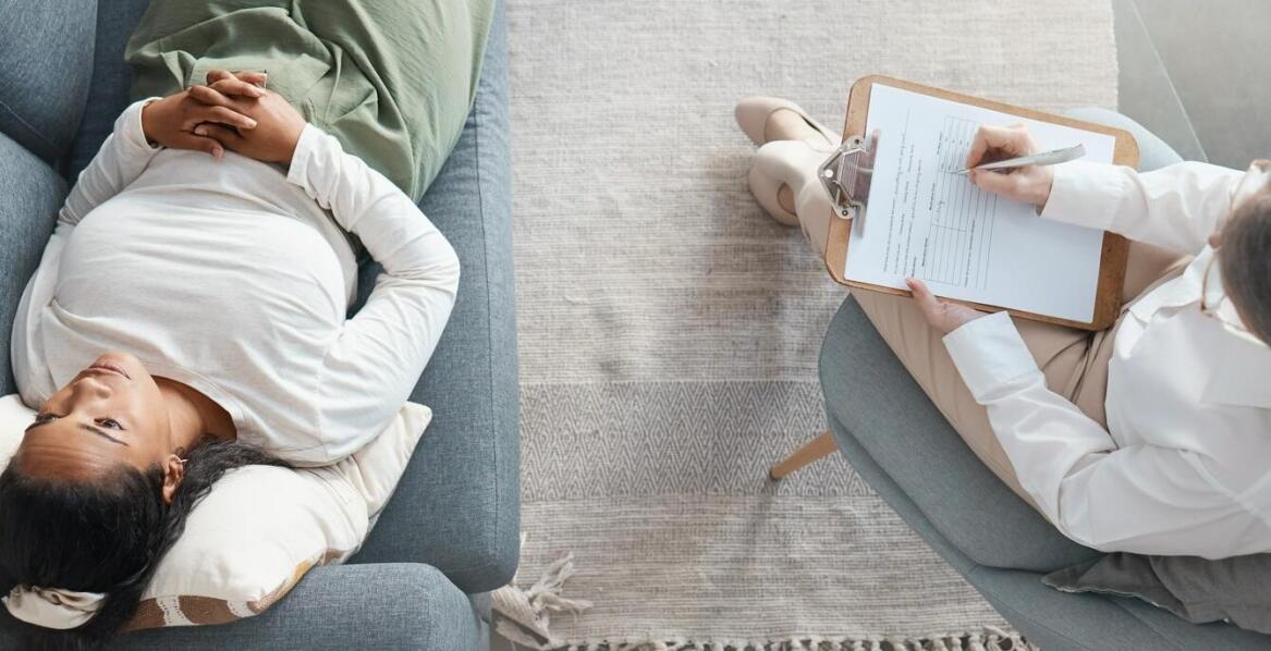 Rola psychoterapeuty w procesie odbudowy zaufania po kryzysie w związku