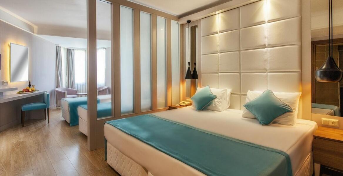 Komfortowe pokoje z widokiem na morze – co oferują hotele w Ustce nad morzem?