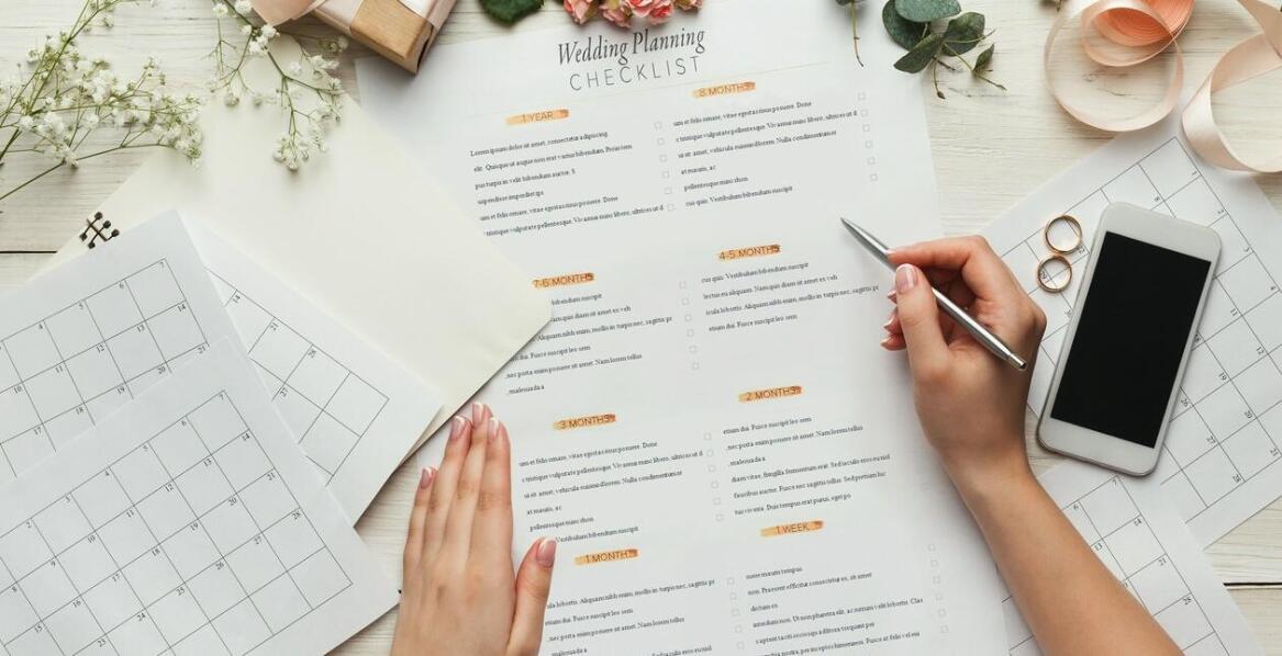 Jak efektywnie zarządzać czasem z pomocą organizera ślubnego PDF?