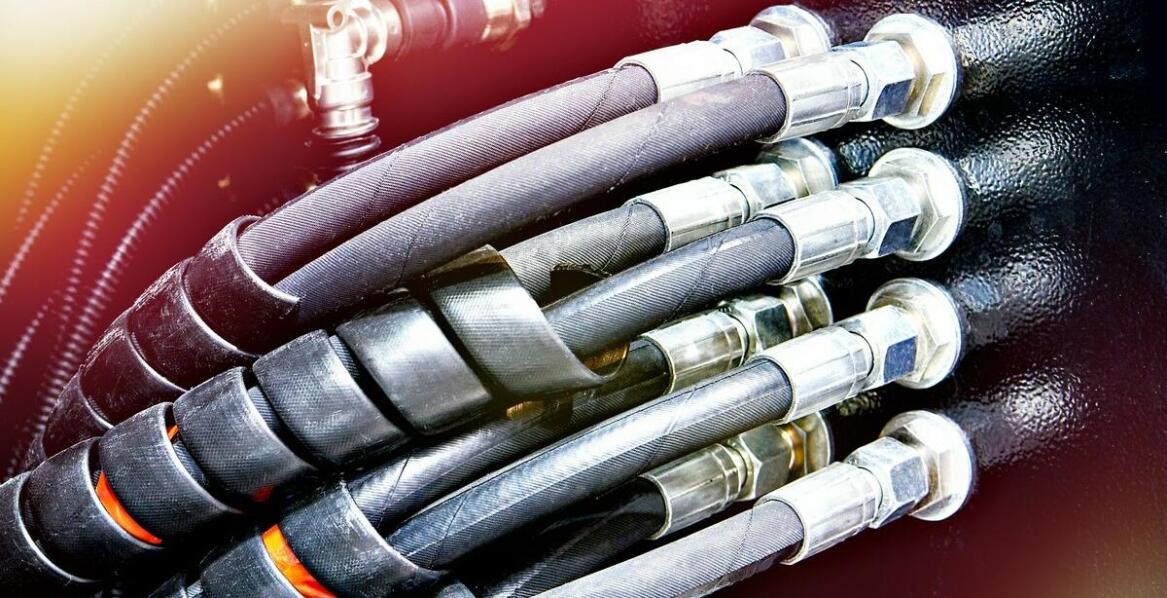 Odporność mechaniczna węży zbrojonych: co czyni je wyjątkowymi?
