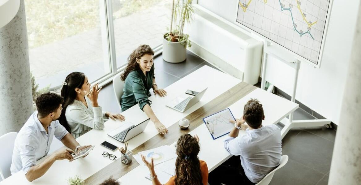 Jakie są korzyści z inwestowania w rozwój zespołu?