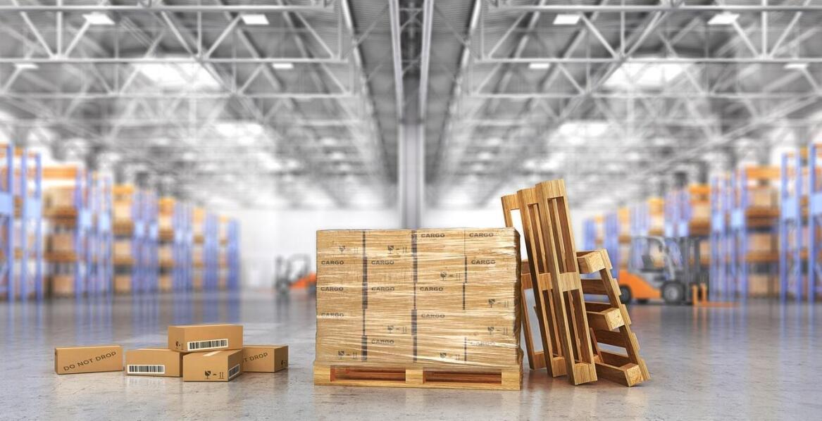 Dlaczego warto znać aktualny cennik skupu palet przed sprzedażą?