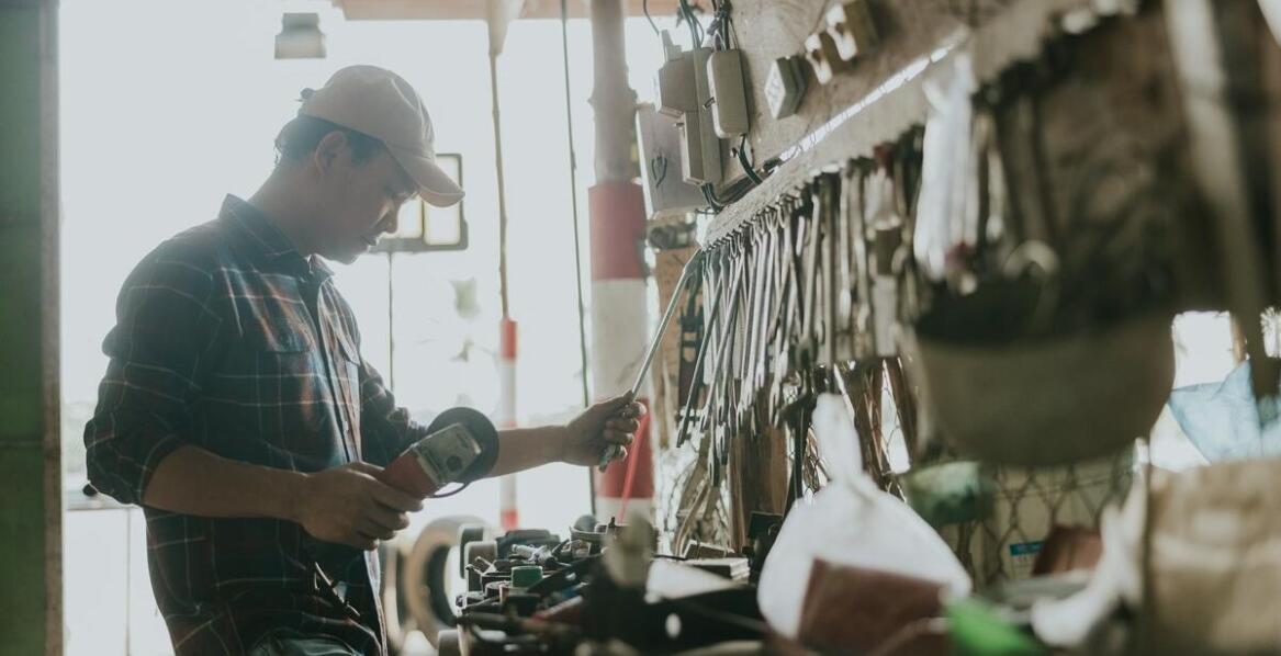 Wpływ środowiskowych czynników na proces regeneracji pomp hydraulicznych zębatych