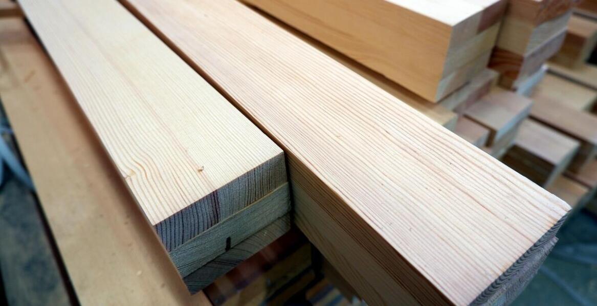 Jakie usługi obróbki cieplnej oferuje nowoczesny tartak?