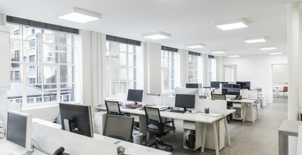 Proces instalacji klimatyzacji a minimalizacja zakłóceń w pracy biura