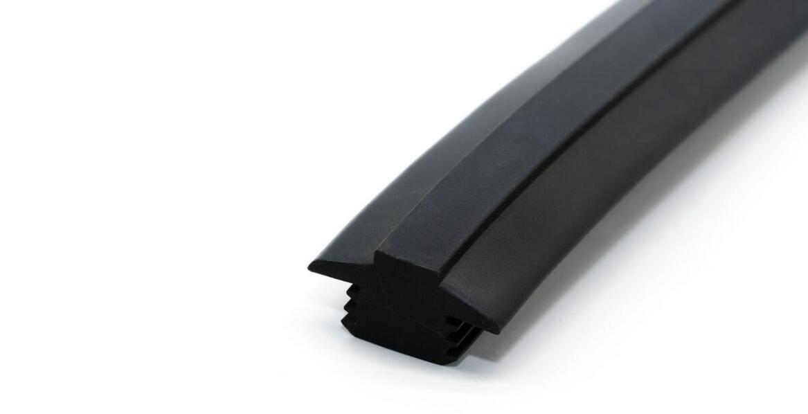 Zastosowanie uszczelek w transporcie kolejowym - jakie wyzwania stoją przed producentami?