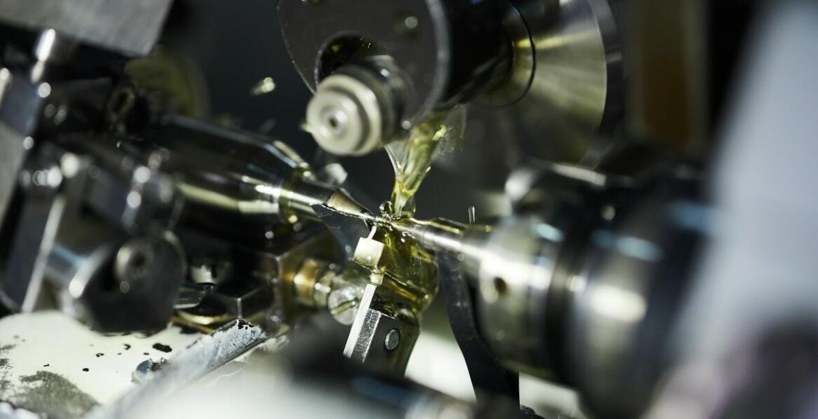 Zastosowanie maszyn uniwersalnych w procesie gwintowania CNC