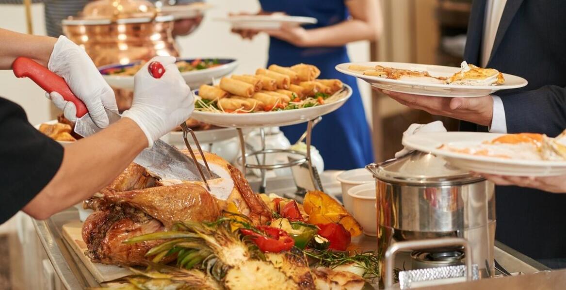 Jakie są opcje cateringowe oferowane przez bistro w Tarnowie Podgórnym?