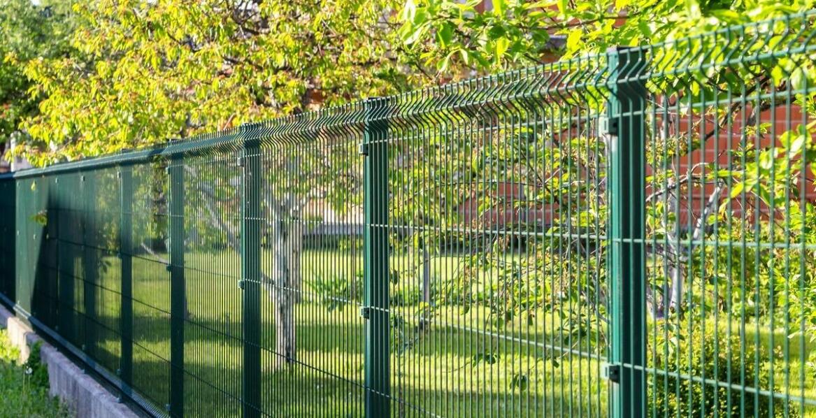 Jakie są zalety ogrodzeń budowlanych tymczasowych w kontekście elastyczności użytkowania?