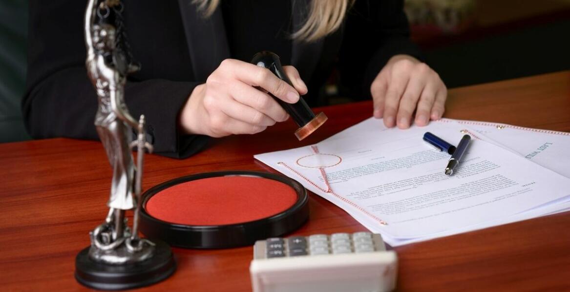 Jakie są obowiązki wierzyciela podczas współpracy z komornikiem?