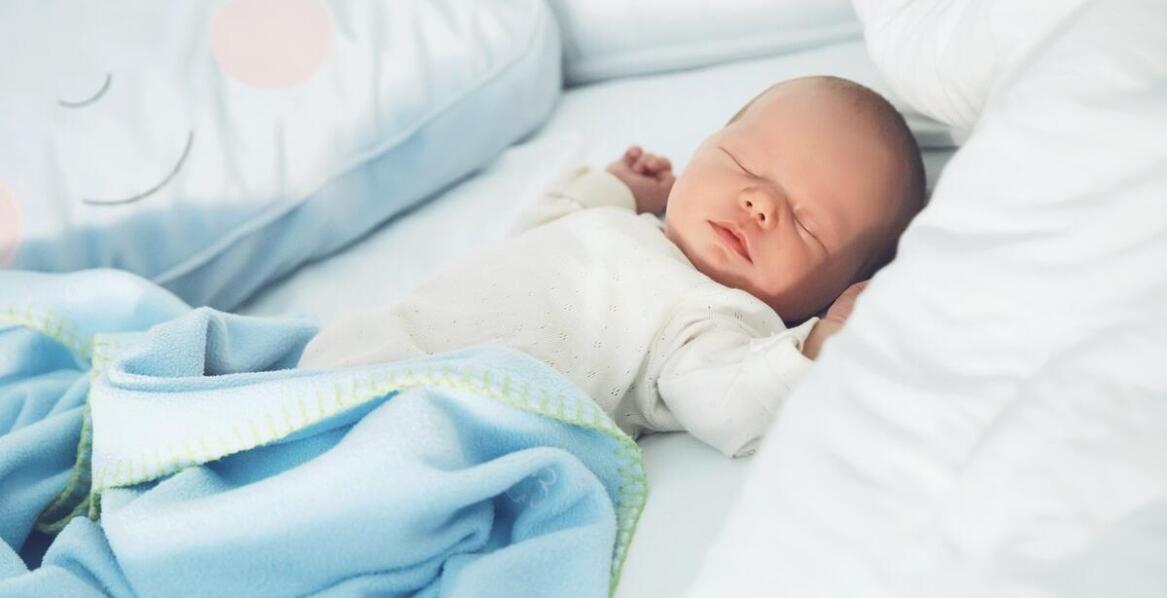 Jakie są zalety ekspresowej obróbki zdjęć z sesji noworodkowej w plenerze?