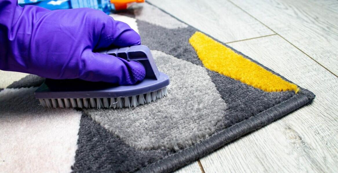 Jakie są najczęstsze błędy przy stosowaniu proszku Karcher do dywanów i jak ich unikać?