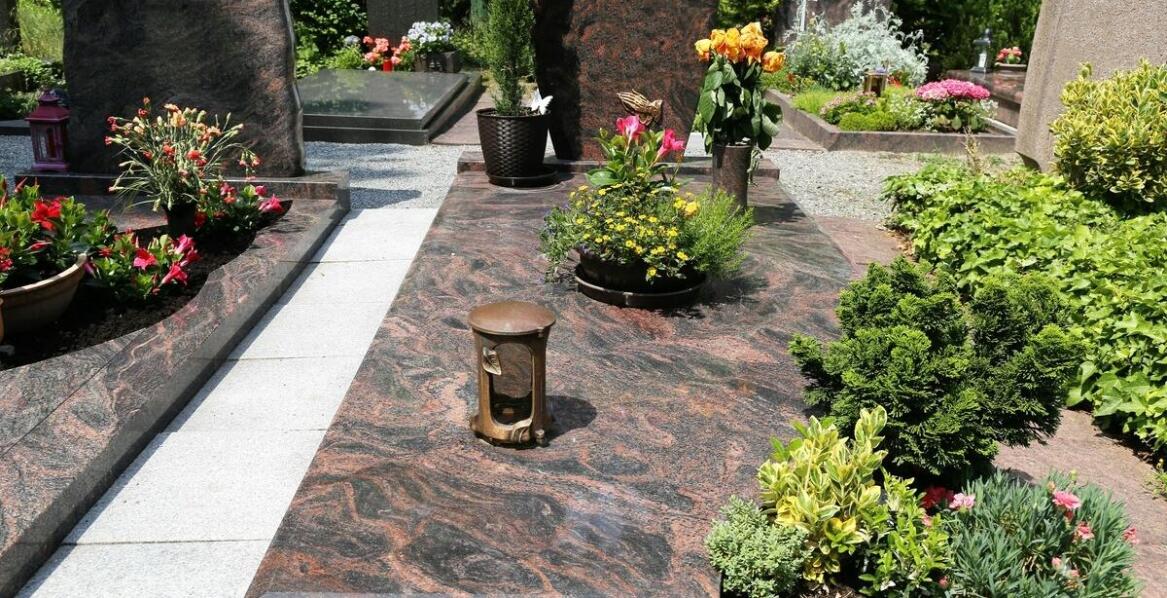 Proces tworzenia nagrobków - od projektu po realizację