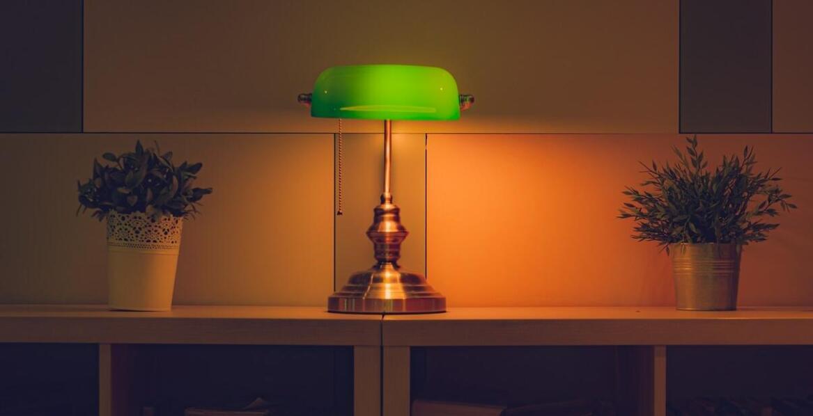 Porównanie efektywności energetycznej lamp hybrydowych i solarnych