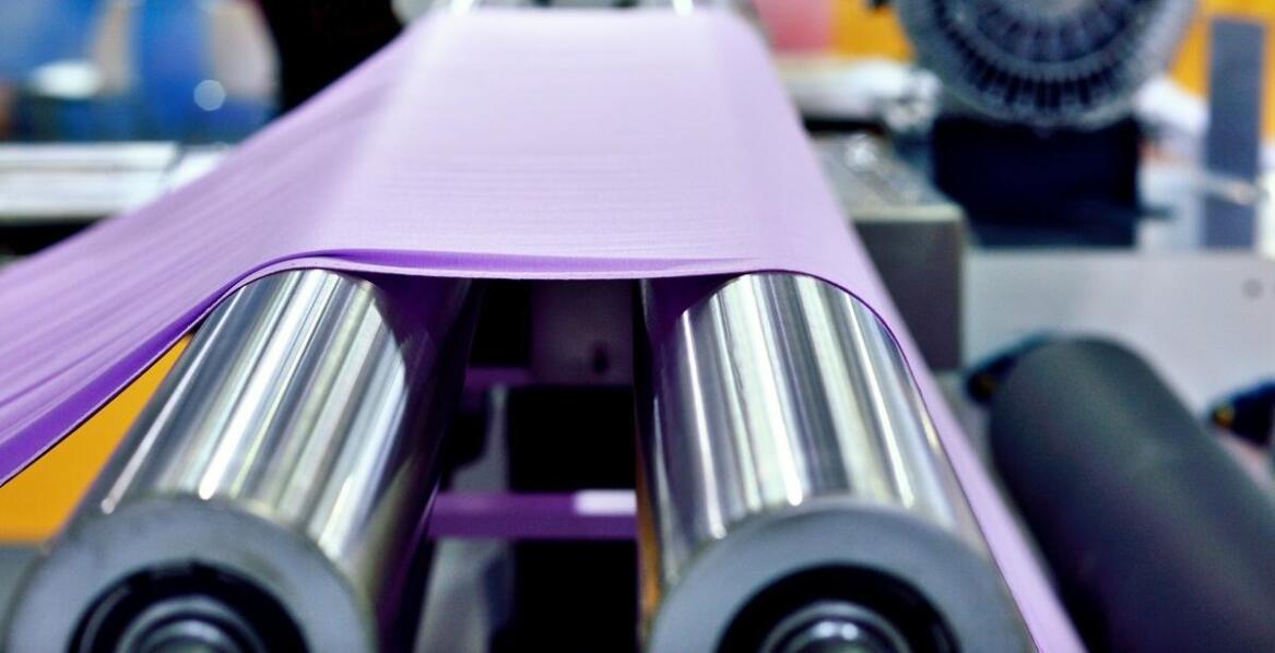 Die Rolle von Gummigurten für Förderbänder in der Entwicklung der chemischen Industrie