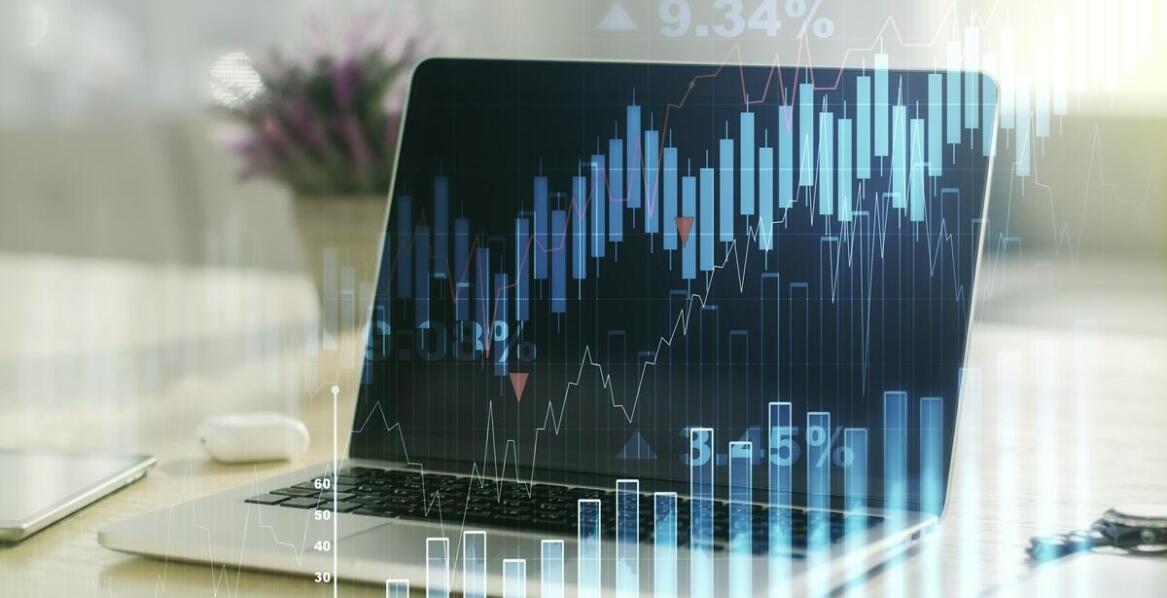 Czy warto śledzić prognozy kursu dolara przy planowaniu inwestycji?