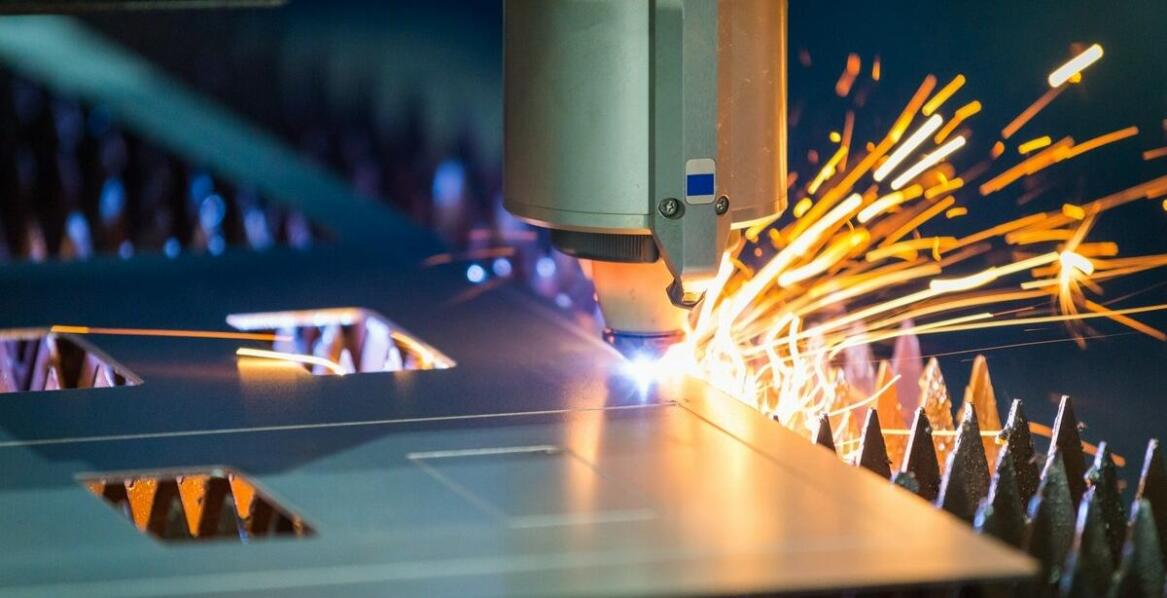 Jakie są korzyści z wykorzystania wycinarek laserowych w produkcji masowej?