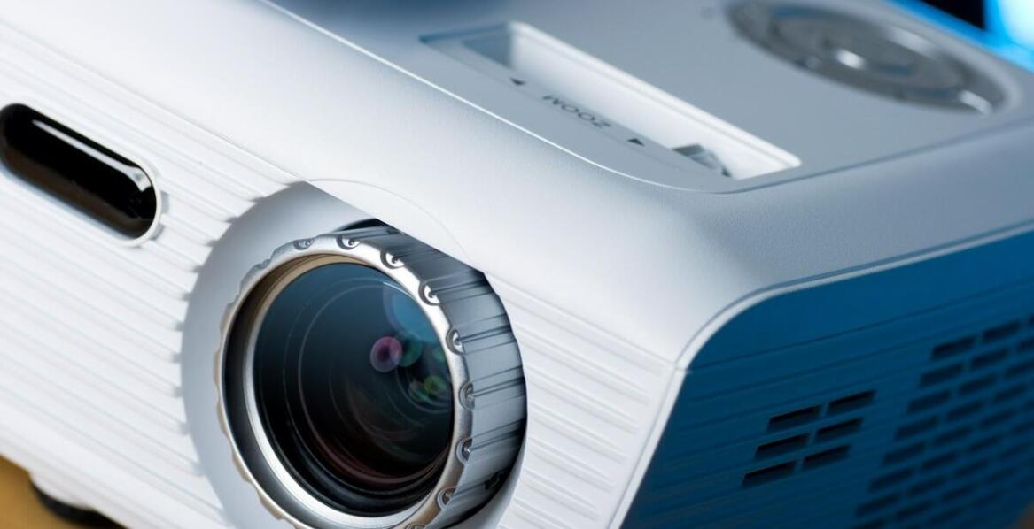 Jakie korzyści płyną z używania Rebeltec Soundbox 630 w przestrzeniach publicznych?