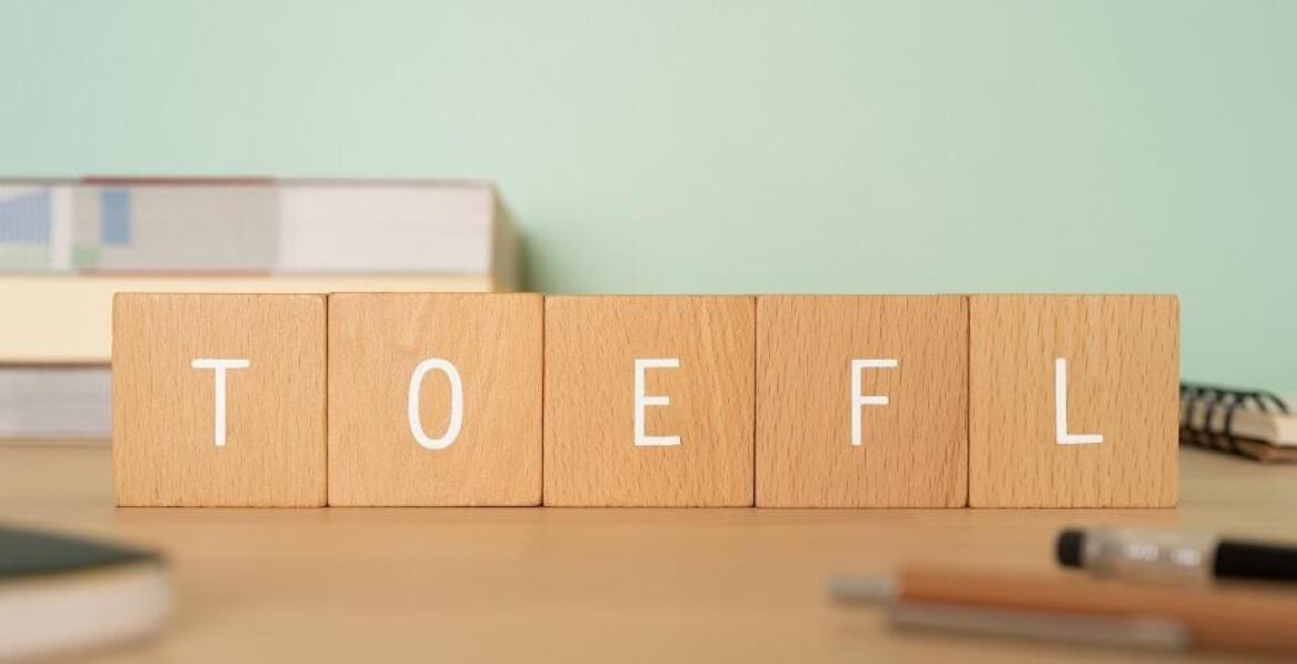 Jakie korzyści płyną z uczestnictwa w intensywnym kursie TOEFL?