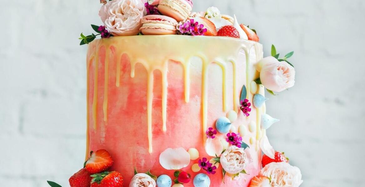 Jakie słodkości warto zamówić na imprezy okolicznościowe w cukierni Lódz?