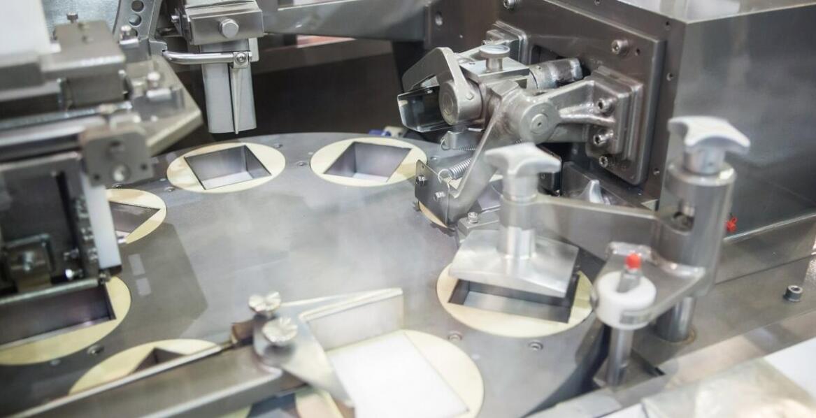 Wpływ nowoczesnych technologii na produkcję mebli stalowych