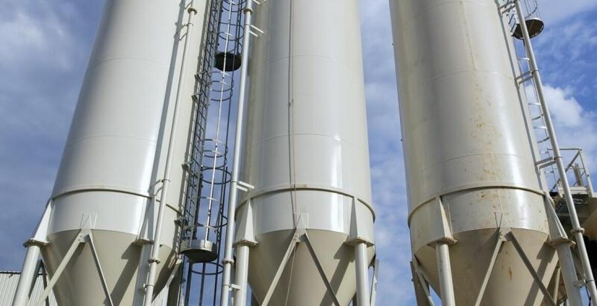 Optymalizacja przestrzeni magazynowej dzięki silosom lejowym