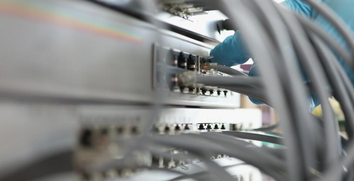 Jak szkolenia światłowodowe wpływają na efektywność spawania światłowodów?