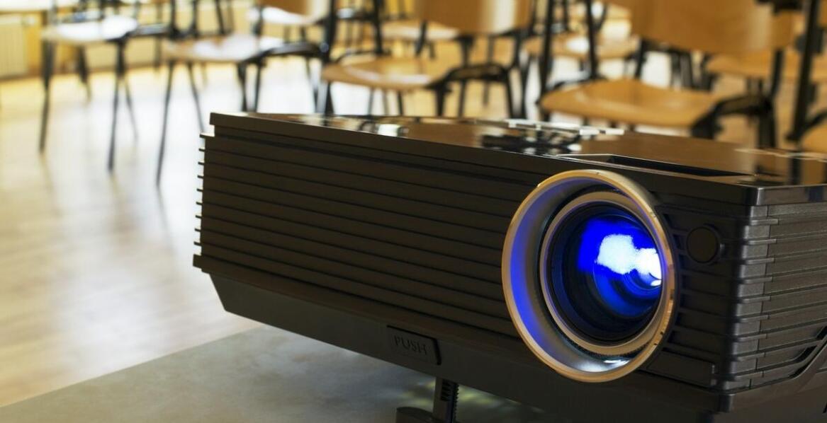 Efektywność projektorów laserowych w nowoczesnych klasach szkolnych