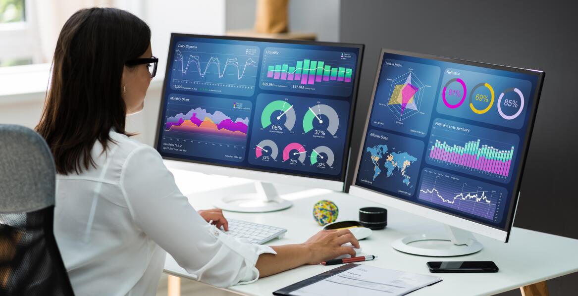 Jak monitory interaktywne wspierają rozwój umiejętności cyfrowych?