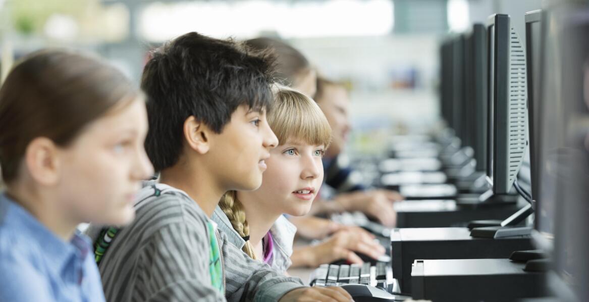Integracja komputerów w edukacji: Jak planować efektywne wdrożenie?