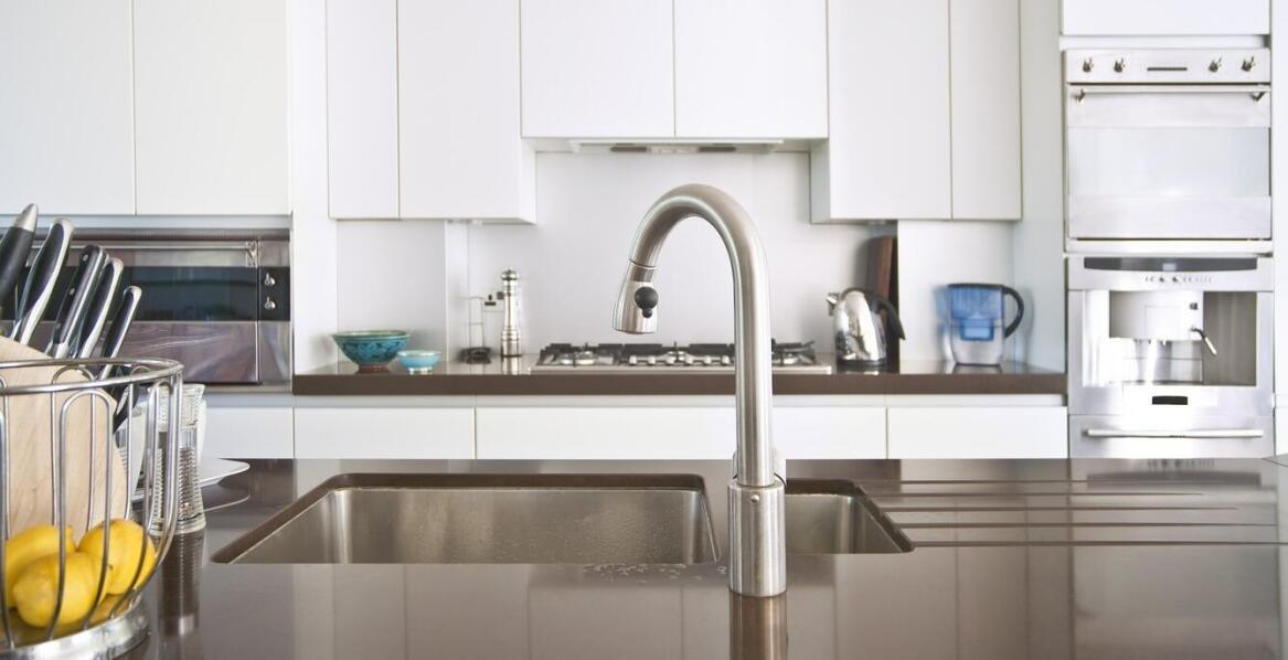 Zalety wyboru pipy za sudoper z elastycznym wężem