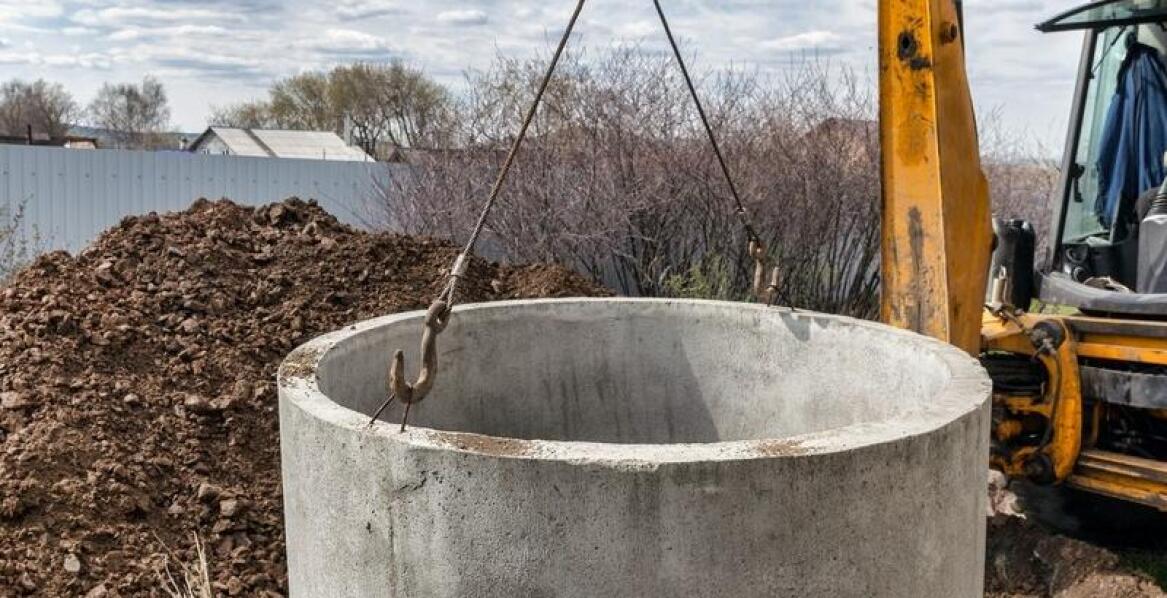 Szamba betonowe trzykomorowe a ich wpływ na wartość nieruchomości